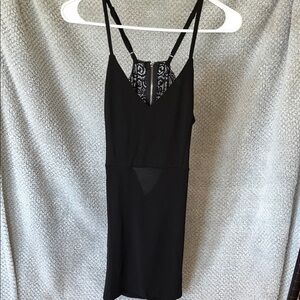 Chic Black Dress with Lace and Zipper